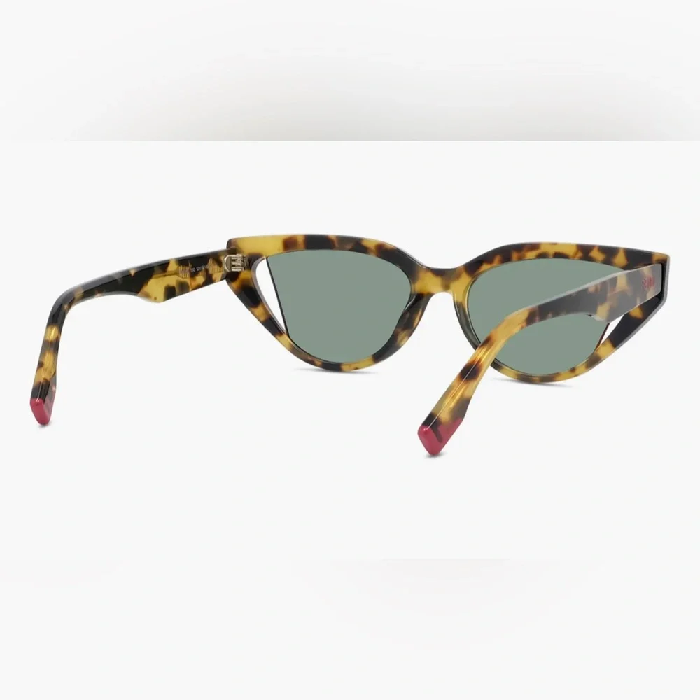 Fendi‎ Cat Eye Sunglasses